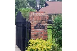 3923 HUDSON LANE, TAMPA, FL 33618 - MLS#MFRTB8400677
