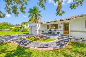 6219 HAMPTON DRIVE, ST PETERSBURG, FL 33710 Sold 08/25/25