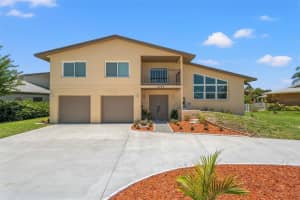 6780 Greenbrier Dr, SEMINOLE