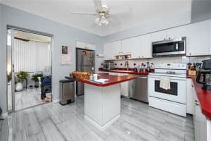 211 PASADENA AVENUE, ST PETERSBURG, FL 33710 - MLS#MFRTB8400779