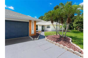 13710 WESTSHIRE DRIVE, TAMPA, FL 33618 - MLS#MFRTB8400801