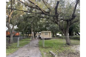 6125 CLIFF AVENUE, GIBSONTON, FL 33534 Sold 08/19/25