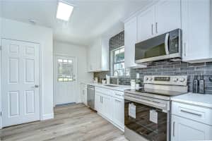 8001 HIGHLAND AVENUE, TAMPA, FL 33604 - MLS#MFRTB8400833