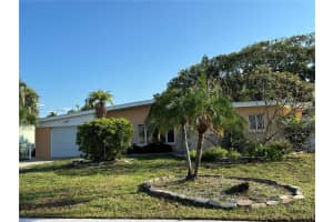 103 9th St, BELLEAIR BEACH