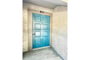 6344 Newtown Cir #b2, TAMPA