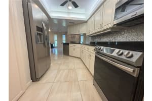 10073 YACHT CLUB DRIVE, TREASURE ISLAND, FL 33706 - MLS#MFRTB8401010
