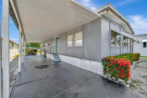 124 SAINT PIERRES WAY, APOLLO BEACH, FL 33572 - MLS#MFRTB8401036