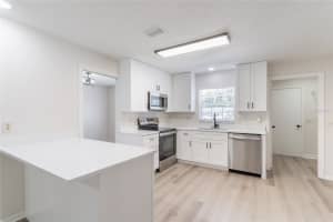 1327 GLENVIEW LANE, LAKELAND, FL 33813 - MLS#MFRTB8401308