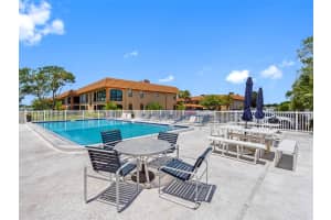 10182 SEMINOLE ISLAND DR, LARGO, FL 33773 - MLS#MFRTB8401432