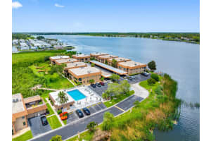 10182 SEMINOLE ISLAND DR, LARGO, FL 33773 - MLS#MFRTB8401432