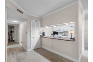 10182 SEMINOLE ISLAND DR, LARGO, FL 33773 - MLS#MFRTB8401432