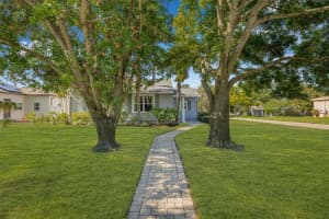 706 39TH AVENUE, ST PETERSBURG, FL 33703 - MLS#MFRTB8401440