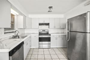 551 BAY STREET, DUNEDIN, FL 34698 Sold 08/29/25