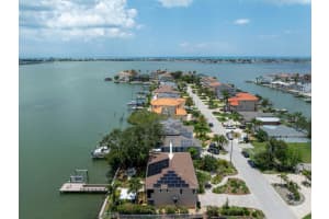 8 Sunset Bay Dr, BELLEAIR
