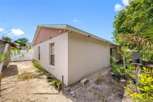 8502 HYALEAH ROAD, TAMPA, FL 33617 - MLS#MFRTB8401860