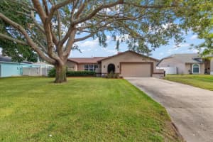 2584 58th Ave S, ST PETERSBURG