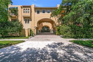 3010 W Stovall St #e, TAMPA