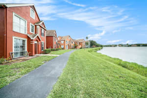 9812 LAKE CHASE ISLAND WAY, TAMPA, FL 33626 - MLS#MFRTB8401977