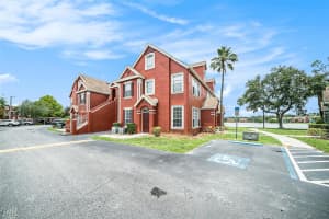 9812 LAKE CHASE ISLAND WAY, TAMPA, FL 33626 - MLS#MFRTB8401977