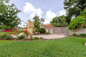 8222 LA SERENA DR, TAMPA, FL 33614 - MLS#MFRTB8402039