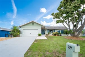 909 SILVER PALM WAY, APOLLO BEACH, FL 33572 - MLS#MFRTB8402380