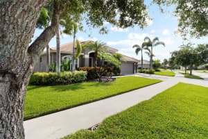317 ROYAL BONNET DRIVE, APOLLO BEACH, FL 33572 - MLS#MFRTB8402511