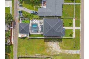 517 39TH AVENUE, ST PETERSBURG, FL 33703 - MLS#MFRTB8402586