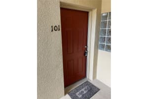 6022 Portsdale Pl #101, RIVERVIEW