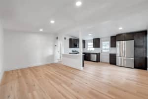 209 JEFFERSON CIRCLE, ST PETERSBURG, FL 33702 - MLS#MFRTB8402696