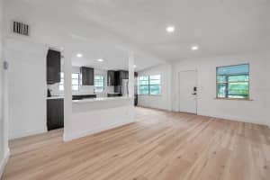 209 JEFFERSON CIRCLE, ST PETERSBURG, FL 33702 - MLS#MFRTB8402696