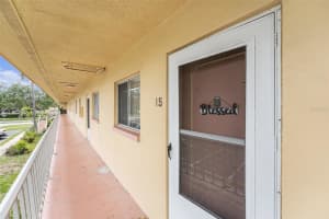 2003 GREENBRIAR BOULEVARD, CLEARWATER, FL 33763 - MLS#MFRTB8402705