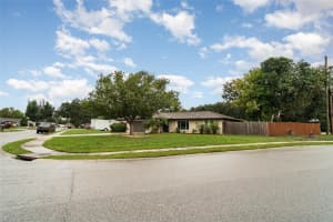 2847 INDIANWOOD DRIVE, SARASOTA, FL 34232 - MLS#MFRTB8402915