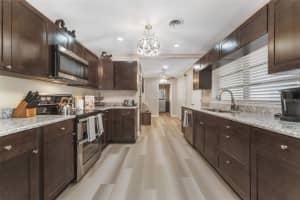 MLS# MFRTB8402972, Lakeland, Florida 33803