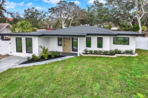203 Driftwood Dr W, PALM HARBOR