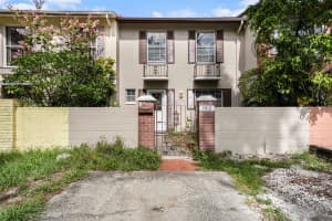 9812 OVERLOOK DRIVE, TEMPLE TERRACE, FL 33617 Sold 09/03/25