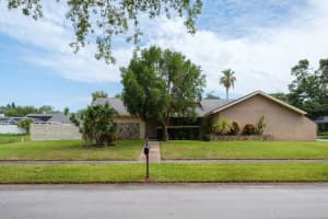 2421 EAGLE CHASE DRIVE, PALM HARBOR, FL 34683 Sold 08/22/25