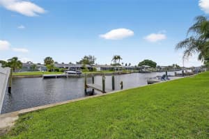 1049 APOLLO BEACH BOULEVARD, APOLLO BEACH, FL 33572 Sold 08/28/25