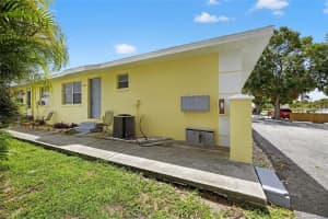 1049 APOLLO BEACH BOULEVARD, APOLLO BEACH, FL 33572 Sold 08/28/25