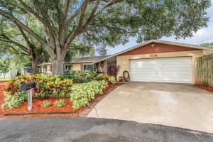 1328 GLENVIEW LANE, LAKELAND, FL 33813 - MLS#MFRTB8403550