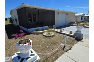 3906 Sarah Dr, WESLEY CHAPEL