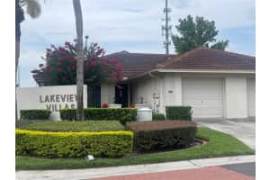 18302 Aintree Ct, TAMPA