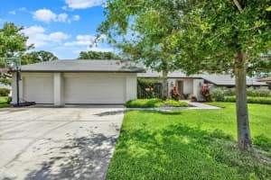 4323 MIDDLE LAKE DRIVE, TAMPA, FL 33624 - MLS#MFRTB8403777