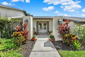 4323 MIDDLE LAKE DRIVE, TAMPA, FL 33624 - MLS#MFRTB8403777