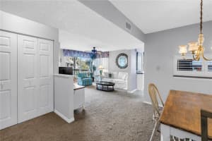 6916 STONES THROW CIRCLE, ST PETERSBURG, FL 33710 - MLS#MFRTB8403858