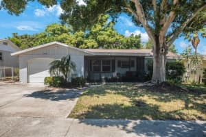 1502 Coppertree Dr, TARPON SPRINGS