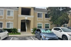 9517 Amberdale Ct #202, RIVERVIEW