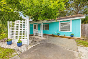 323 MIRA VISTA DRIVE, DUNEDIN, FL 34698 Sold 10/03/25