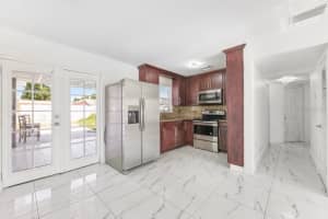 6010 BLOSSOM AVENUE, TAMPA, FL 33614 - MLS#MFRTB8404526