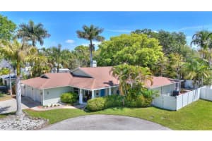 14 EVONAIRE CIRCLE, BELLEAIR, FL 33756 Sold 09/02/25