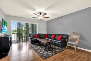250 Cypress Ln, OLDSMAR